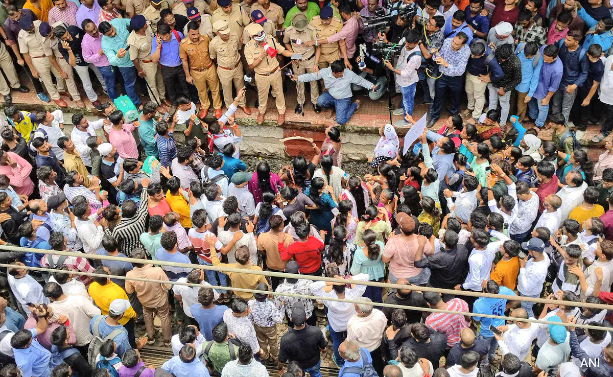 Badlapur School Assault: Outrage Sparks Maharashtra Shutdown on August 24